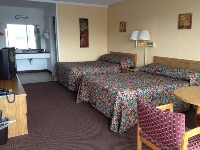 Red Carpet Inn Battleboro Oda fotoğraf