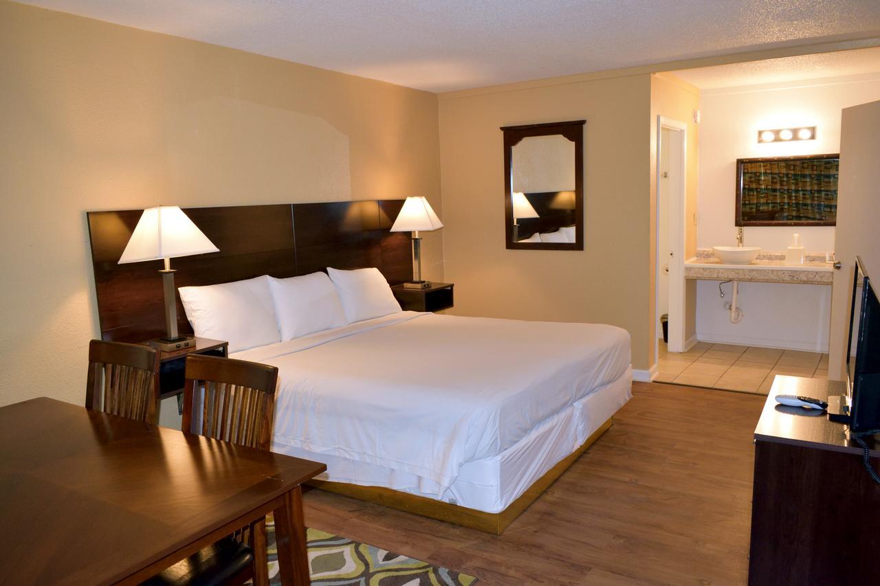 Red Carpet Inn Battleboro Dış mekan fotoğraf