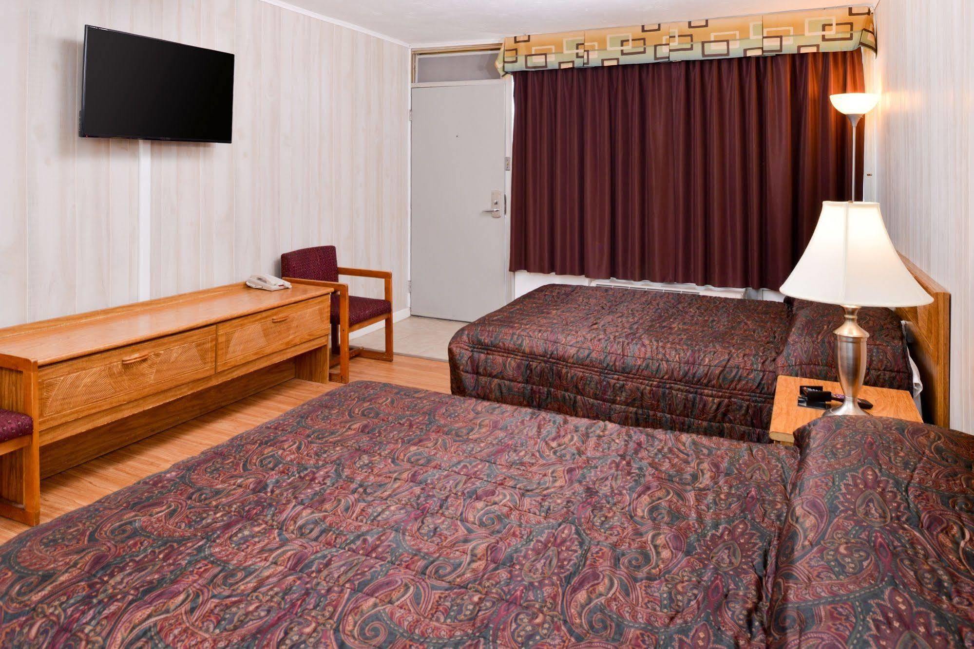Red Carpet Inn Battleboro Dış mekan fotoğraf