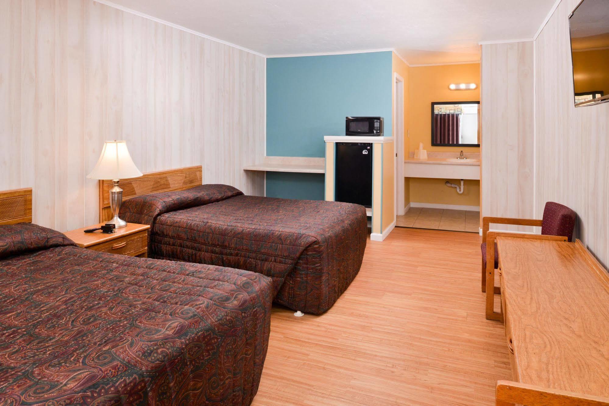 Red Carpet Inn Battleboro Dış mekan fotoğraf