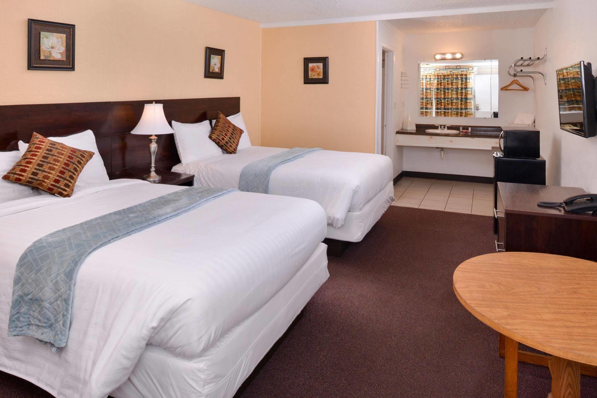 Red Carpet Inn Battleboro Dış mekan fotoğraf
