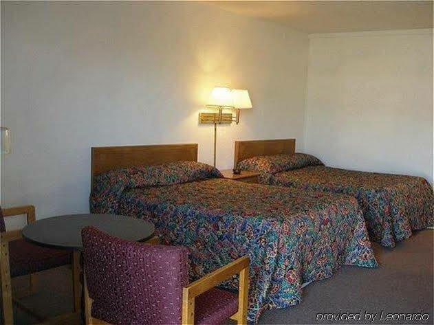 Red Carpet Inn Battleboro Dış mekan fotoğraf